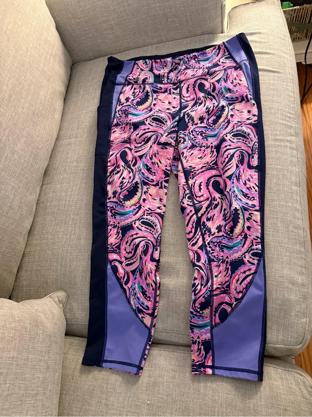 Lilly Pulitzer Pink Paisley Leggings with Navy & Purple Panels